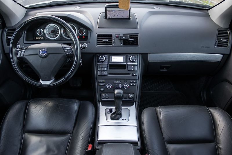 Volvo XC90 - fotka 11 z 26