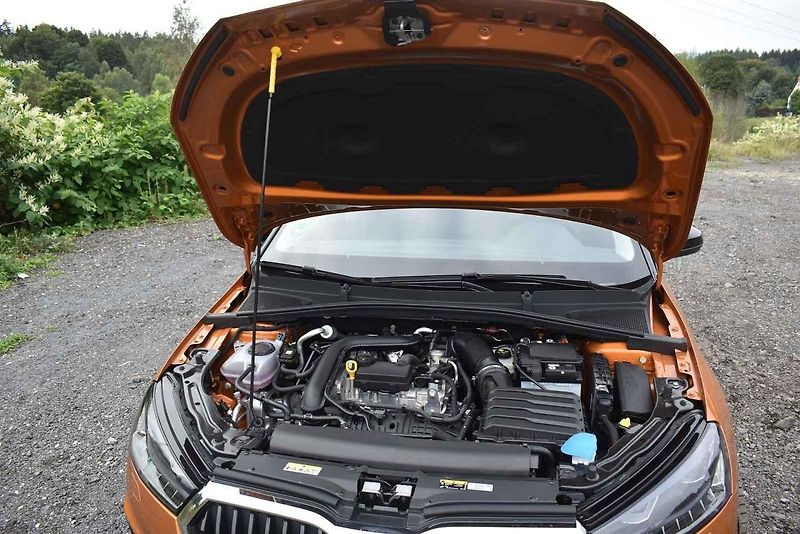 Nová Fabia v Jizerských horách s výhledem na Ještěd