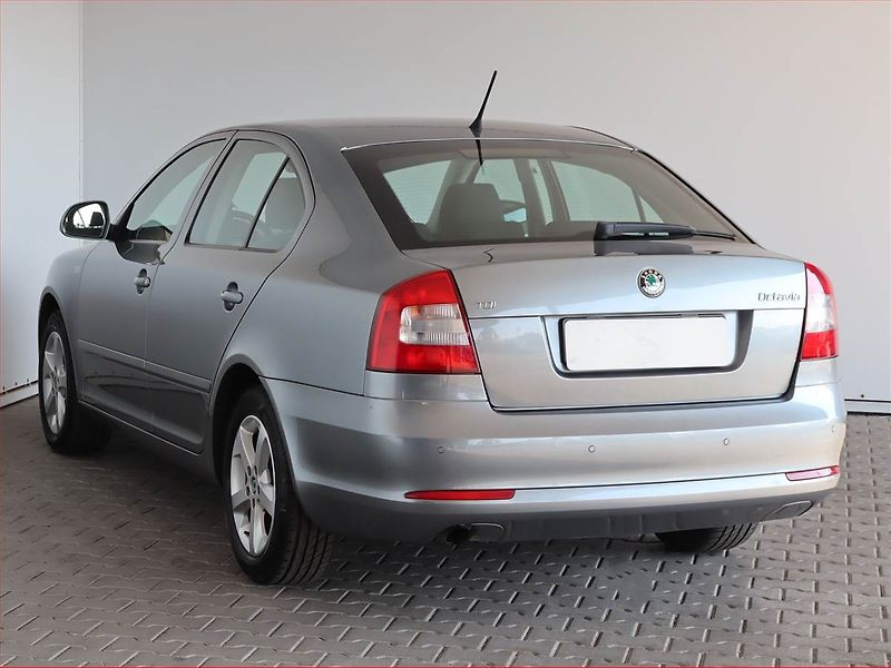 Škoda Octavia (2012) 1.6 TDI, Tempomat - fotka 4 z 16