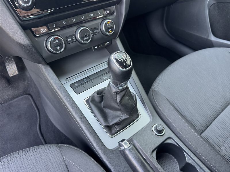 Škoda Octavia 2,0 TDI STYLE 2.maj. původ ČR - fotka 34 z 50