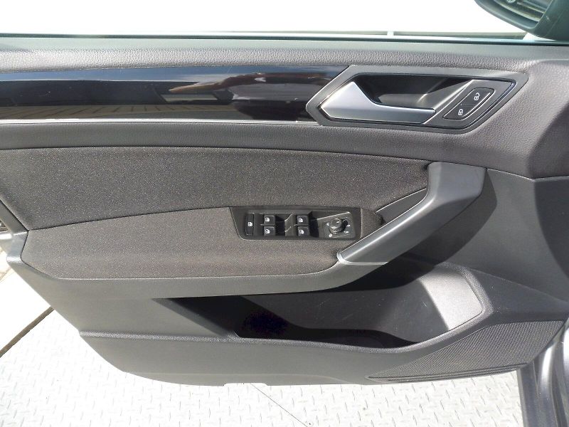 Volkswagen Touran (2019) Maraton Edition 1,5 TSI 110kW - fotka 18 z 27