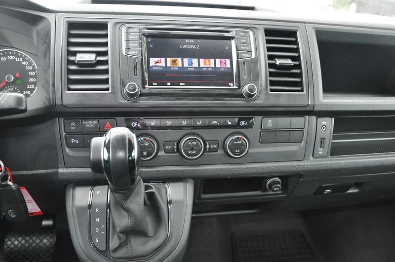 Volkswagen Caravelle 2.0TDi 150kW 4x4 A/T Liberty - fotka 13 z 21