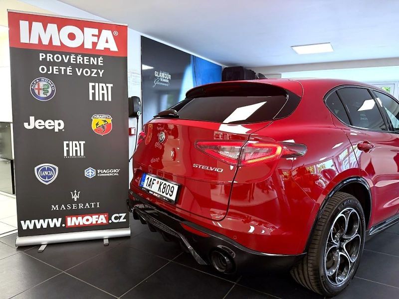 Alfa Romeo Stelvio (2024) 2.0T 280k AT8 ZF Q4 4x4 Veloce - fotka 5 z 20