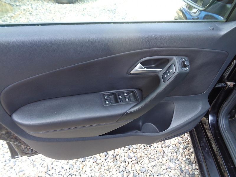 Volkswagen Polo 1,6 - fotka 10 z 13