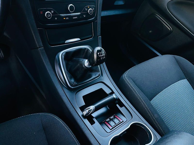 Ford Galaxy 2.0TDCi MANUÁL 7 MÍST VÝHŘEV - fotka 41 z 49