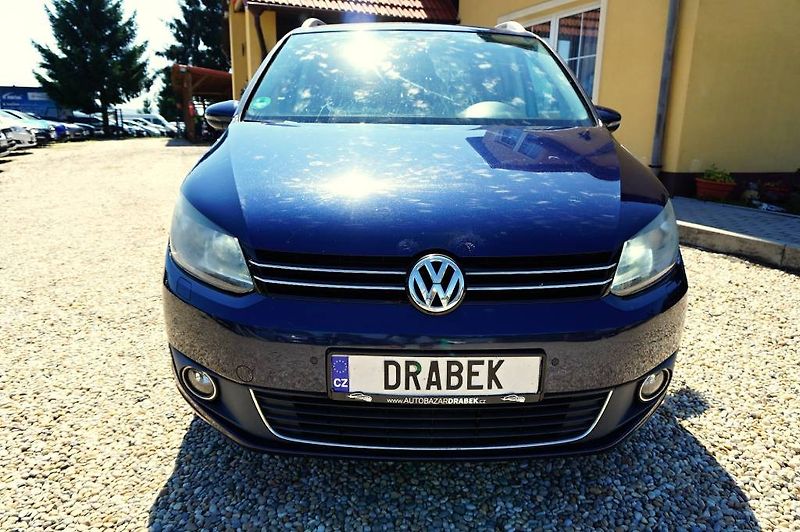 Volkswagen Touran (2011) 2,0 TDI 103 kW - fotka 11 z 48