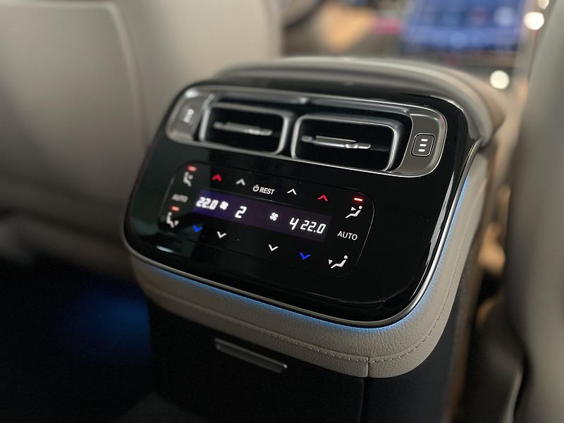 Mercedes-Benz Třídy S 400d 4Matic - fotka 16 z 44