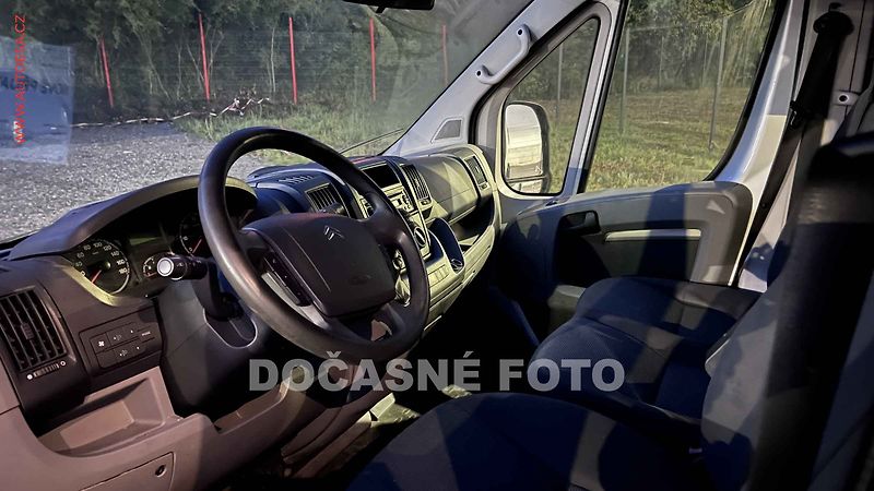 Citroën Jumper (2007) 2.2HDi 9míst, AC - fotka 3 z 4
