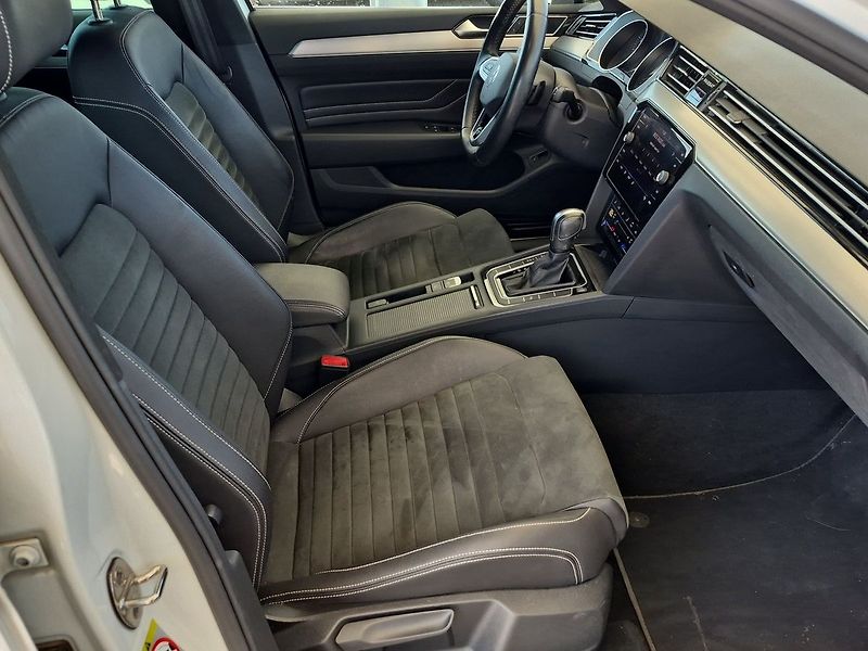 Volkswagen Passat Variant R-Line - fotka 11 z 31
