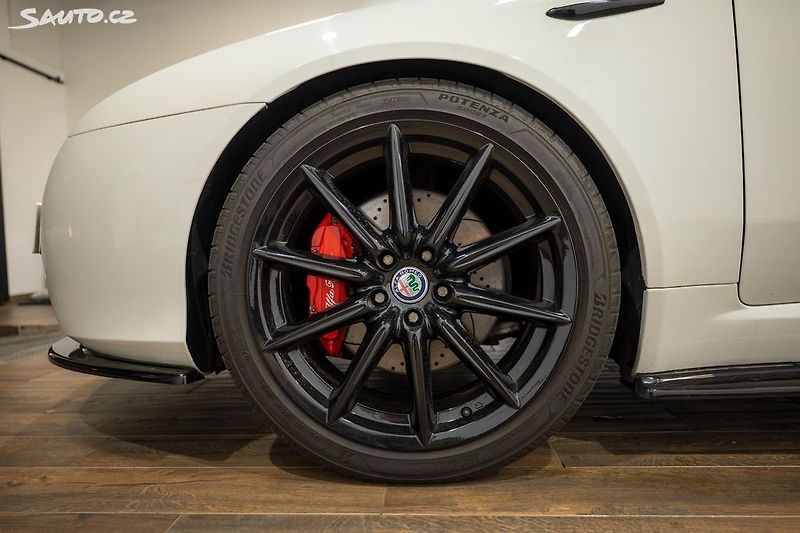 Alfa Romeo Brera SkyView 2.4 JTDm 154 kW - fotka 26 z 29