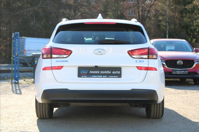 Hyundai i30 1,4 T-GDI  NOVÉ V ČR,1.MAJITEL - fotka 6 z 41