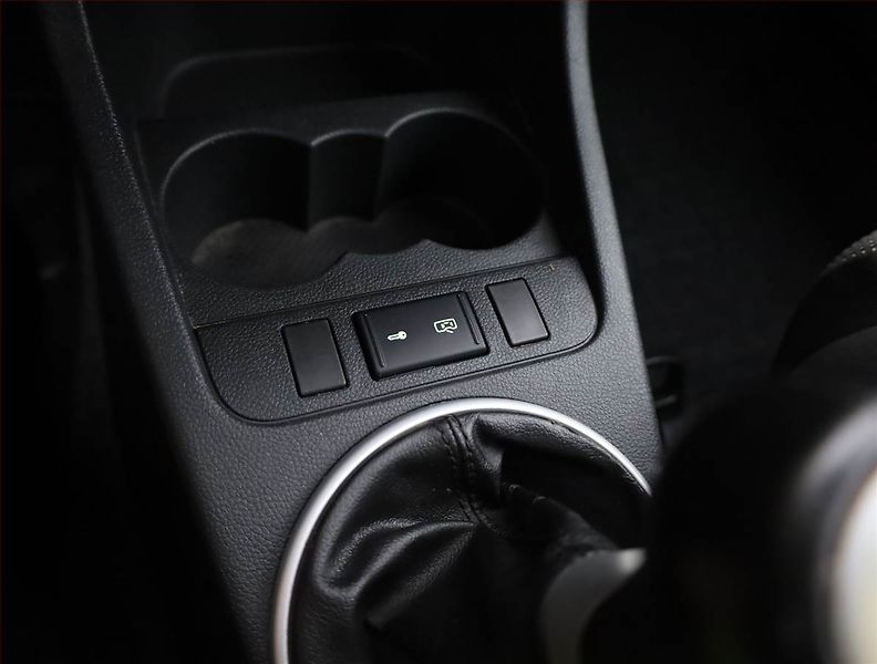 Škoda Fabia (2008) Sportline 1.2 12V, ČR,1.maj - fotka 14 z 15