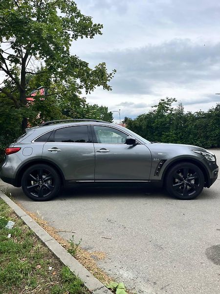 Infiniti QX70 (2015) Prodám velmi zachovalé a pravi - fotka 4 z 28