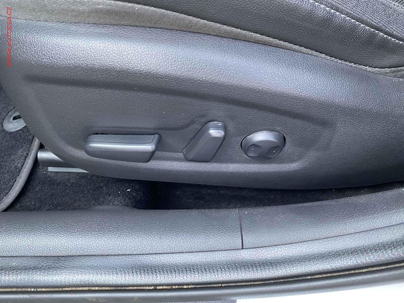 Hyundai i30 (2021) 1.5 TGDi MHEV, 1.maj,ČR - fotka 14 z 20