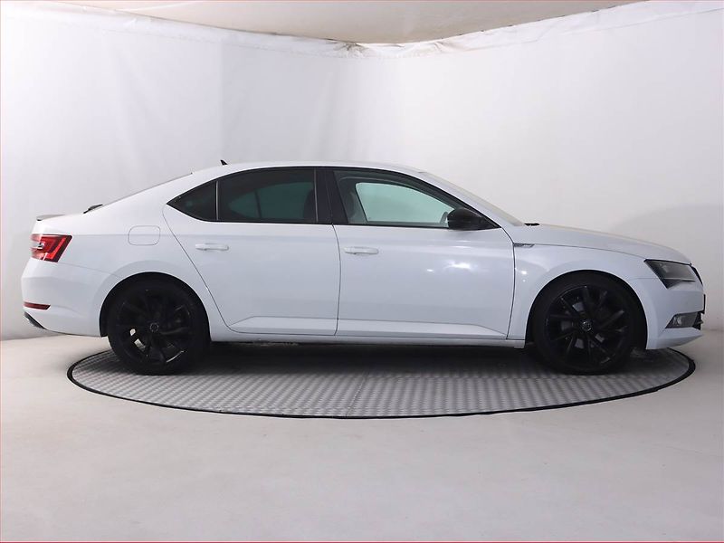 Škoda Superb (2016) 2.0 TDI 4x4, 4X4, Automat - fotka 6 z 25
