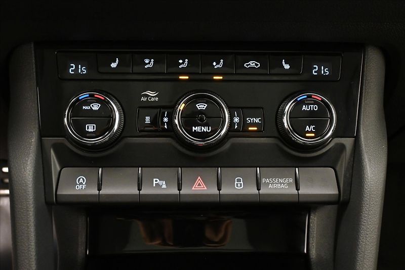 Škoda Karoq 2,0 TDI 110 kW 4x4 DSG TOUR Zá - fotka 21 z 31