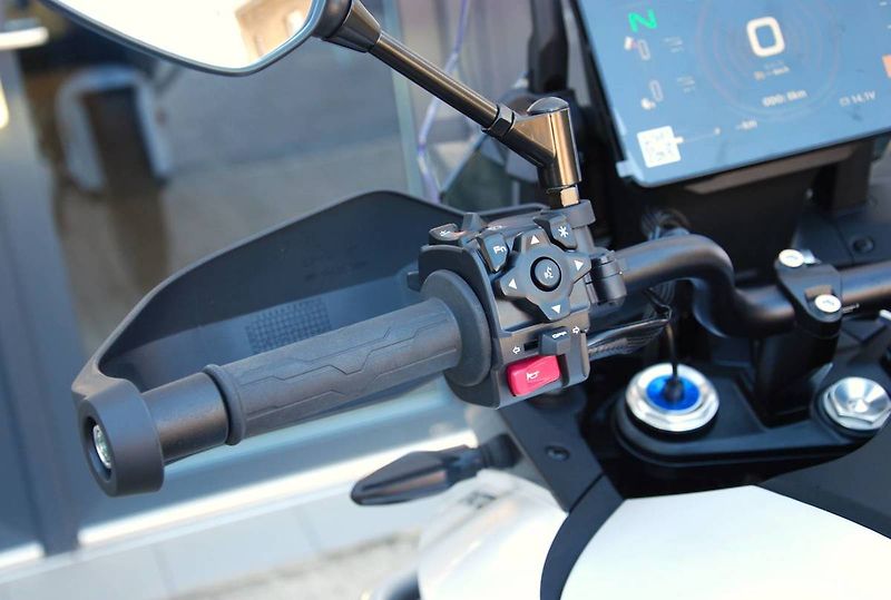 CFMOTO 800 MT (2026) 800MT - ES Explore WHITE - fotka 17 z 25