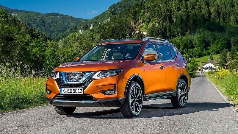 Neojblíbenějším autem roku je stejně jako před rokem Toyota Corolla. Připsala si 1 181 000 čárek.