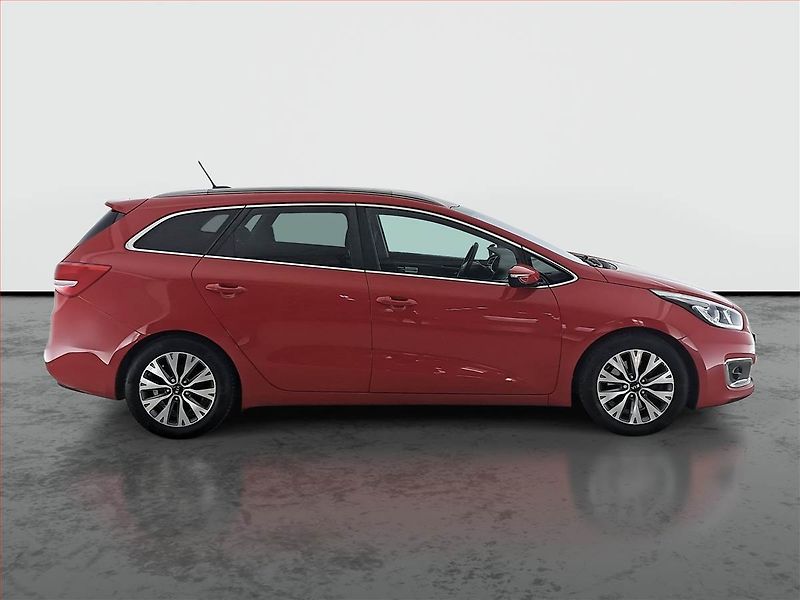 Kia Ceed (2016) 1.6 GDI, Serv.kniha, Navi - fotka 6 z 20