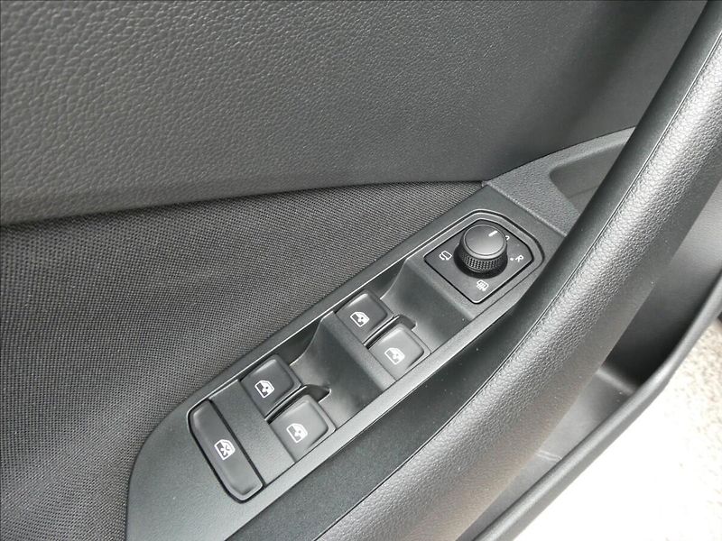 Škoda Scala 1,0 TSi DSG 1.maj,TOP SELECTIO - fotka 34 z 45