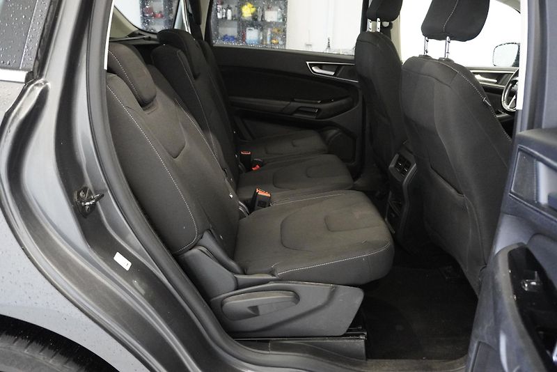 Ford S-MAX 2.0 140 kW TITANIUM,139 000KM - fotka 26 z 30