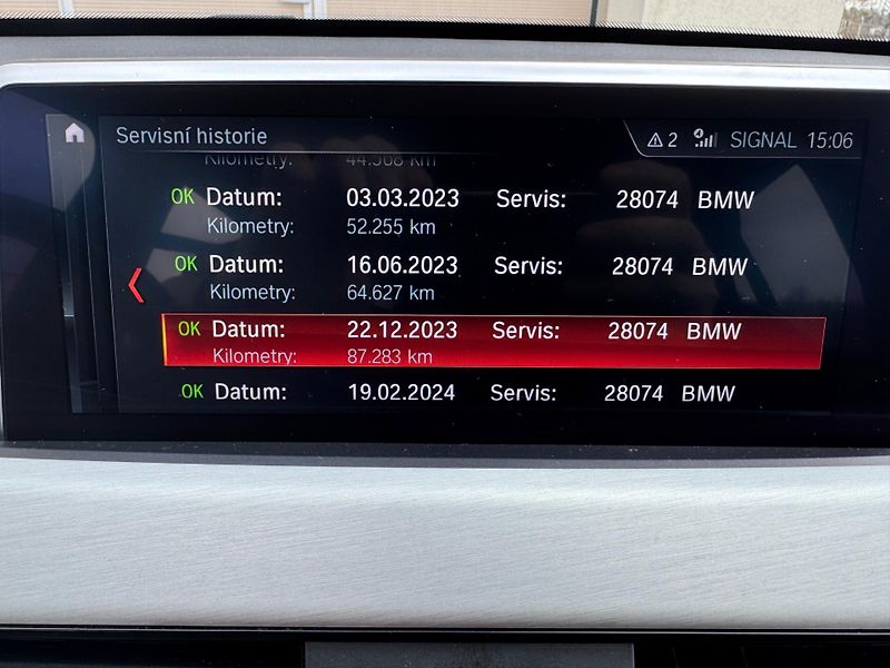 BMW X1 (2021) 18d X-DRIVE AT/8 X LINE ČR - fotka 25 z 30