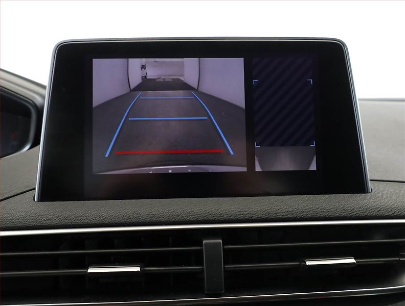 Peugeot 5008 (2018) 1.6 THP, Automat, 7 míst - fotka 14 z 21