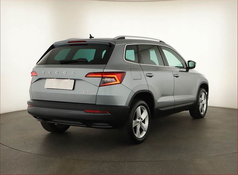 Škoda Karoq (2019) Style 1.6 TDI, Navi, Tempomat - fotka 5 z 15