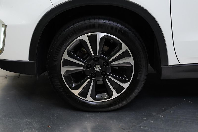 Suzuki Vitara - fotka 10 z 28