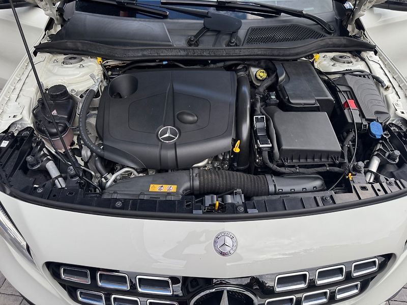 Mercedes-Benz GLA (2017) 220CDI 4-MATIC AMG - fotka 33 z 34