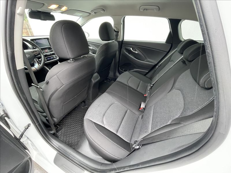 Hyundai i30 1,0 T-GDI Combi Smart PDC - fotka 16 z 22