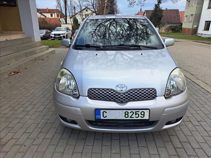 Toyota Yaris 1,4 D-4D - fotka 3 z 39