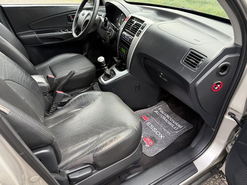 Hyundai Tucson 2,0CRDI - fotka 10 z 22