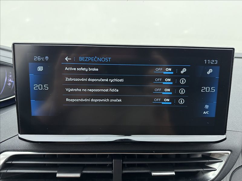 Peugeot 3008 1,2 ALLURE AUTOMAT LED 1MAJ ČR - fotka 20 z 42