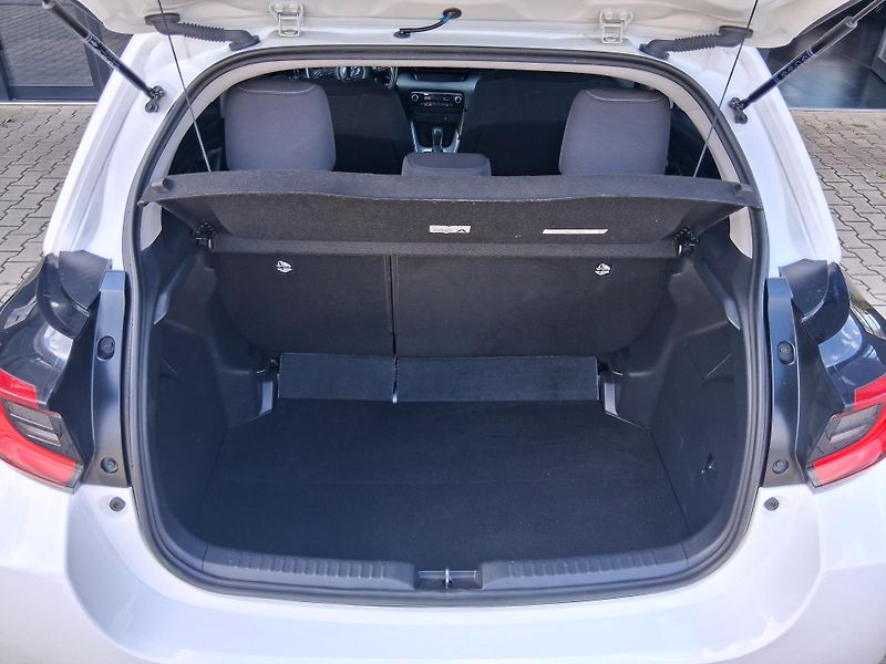 Toyota Yaris COMFORT STYLE 1.5 Hyb. 85 kW - fotka 6 z 27