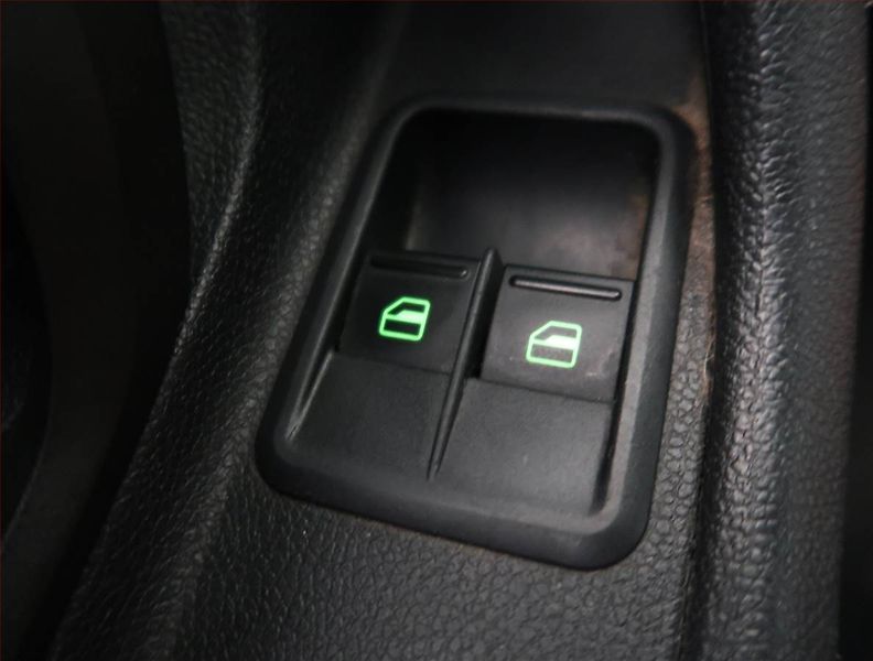 Škoda Fabia (2010) 1.4 TDI, Serv.kniha - fotka 13 z 13
