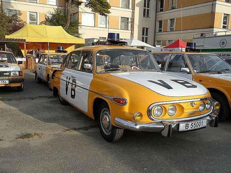 Tatra 613.
