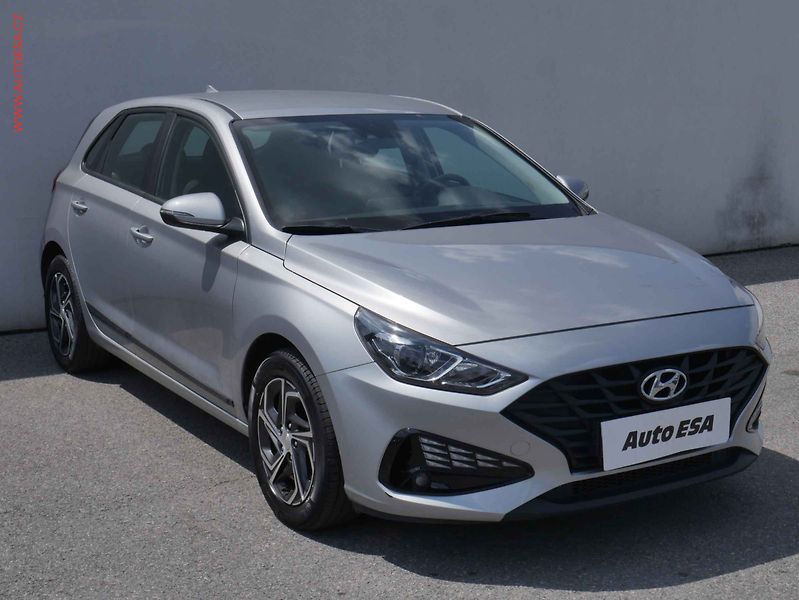 Hyundai i30 (2021) 1.5 DPi, ČR, AC, LED, kamera - fotografie inzerátu