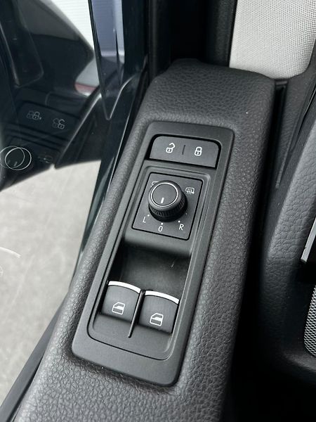 Volkswagen Multivan 2.0TDI DSG 4x4 7-Míst HIGH DPH - fotka 14 z 18