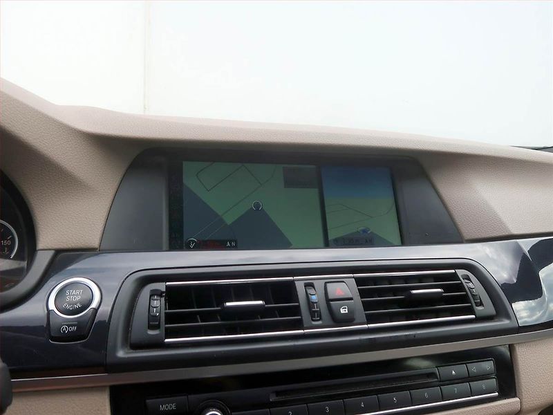 BMW Řada 5 (2011) 525d xDrive, 4X4, Automat - fotka 12 z 14