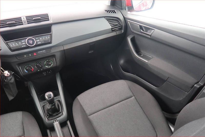 Škoda Fabia (2019) 1.0, Serv.kniha - fotka 8 z 15
