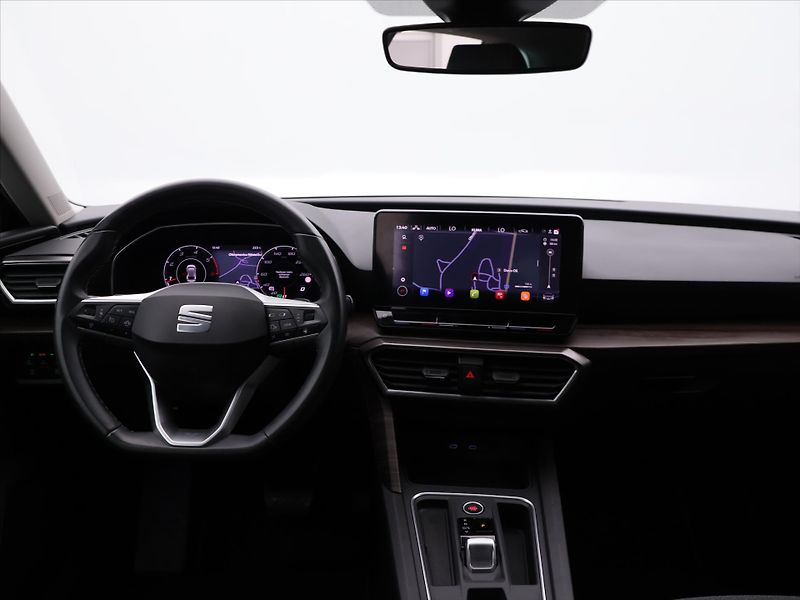 Seat Leon 2,0 TDI DSG Xcellence ST - fotka 21 z 28