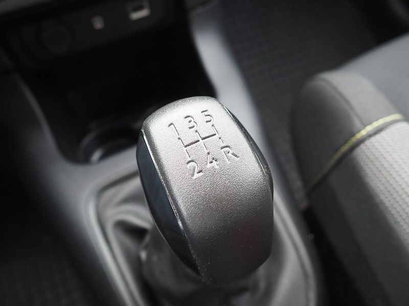 Citroën C3 (2019) 1.2 PureTech Feel - fotka 30 z 34