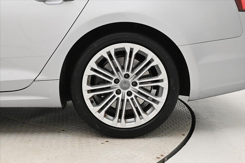 Audi A5 2,0 45TFSI 180kW 4x4 Sportback - fotka 31 z 31