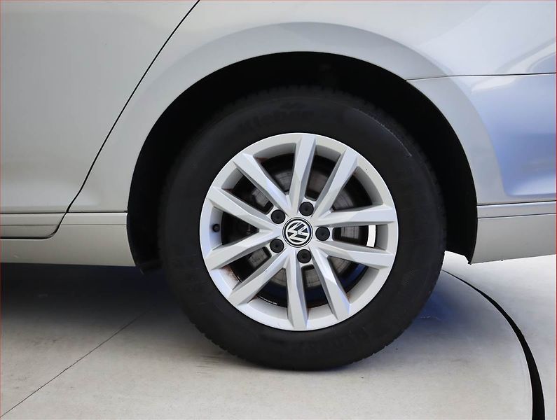 Volkswagen Passat (2015) 2.0 TDI, Automat, Serv.kniha - fotka 15 z 21