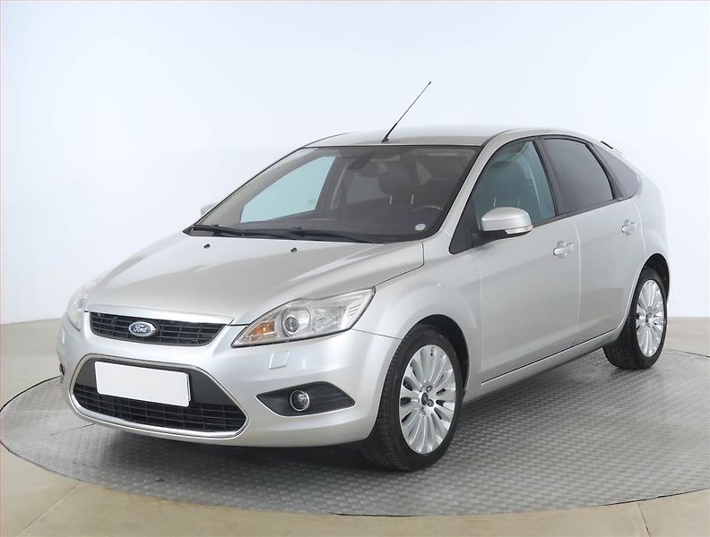 Ford Focus (2008) 2.0 16V, Automat, Serv.kniha - fotka 2 z 17