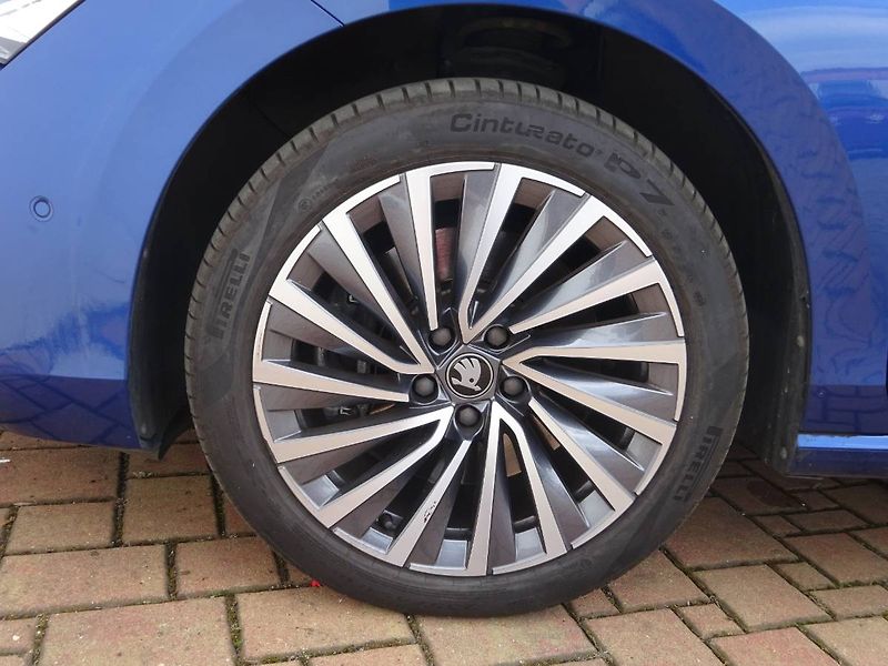 Škoda Superb (2025) 2,0TDi /142kW 4x4 DSG L&K - fotka 21 z 30