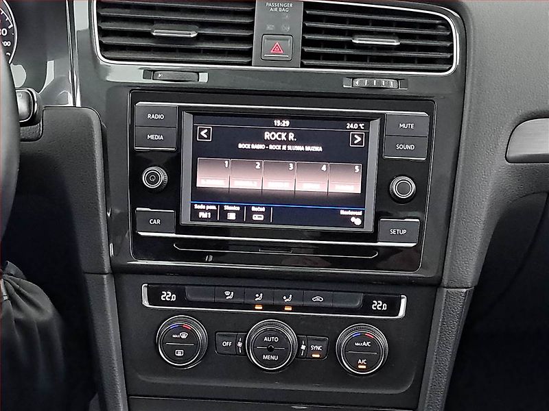 Volkswagen Golf (2017) Comfortline 1.0 TSI - fotka 12 z 16