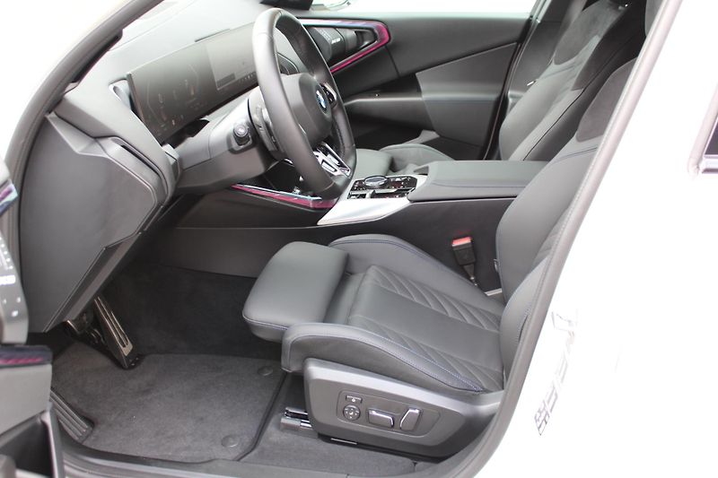 BMW X3 xDrive20d - fotka 9 z 26