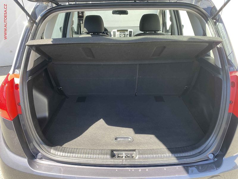 Kia Venga (2012) 1.6i, AT, AC - fotka 7 z 16